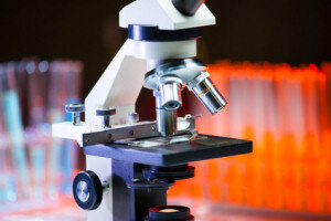 Polarising microscopes